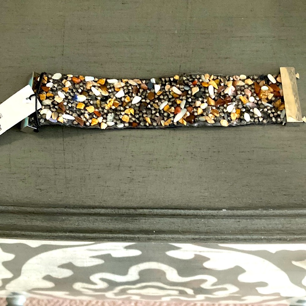 Magnetic multi stone bracelet